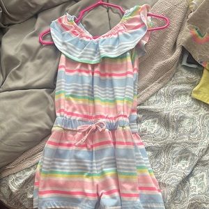 One piece jumper. Short sleeves